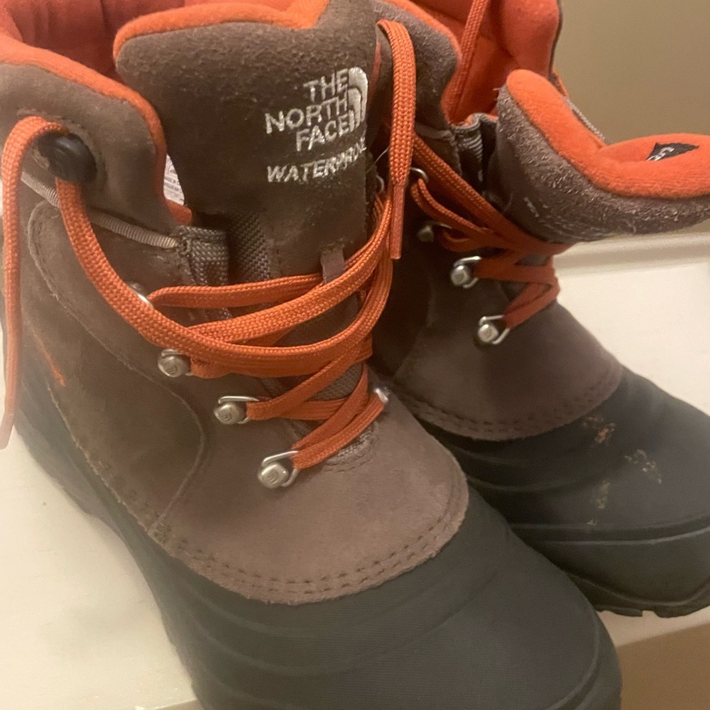 The North Face Kids Brown and Orange snow Boots size 6